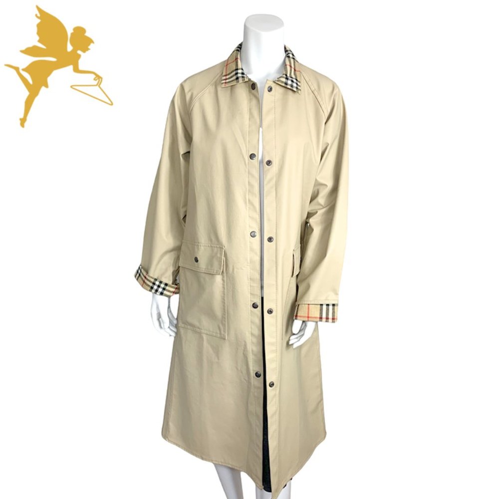 VINTAGE LOT ONE OF BOSTON Snap Front Raincoat